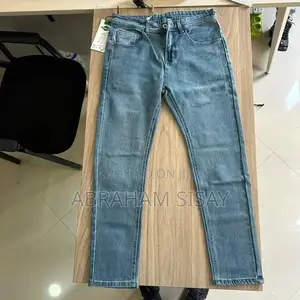 The Essential Textured Chino Kaki Jeans Light Gray