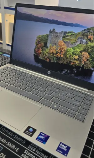 New Laptop HP OmniBook 5 14" 16GB Intel Core 5 SSD 1T