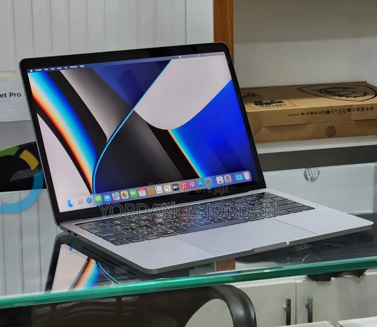 New Laptop Apple MacBook Pro 2019 16GB Intel Core i7 SSD 256GB