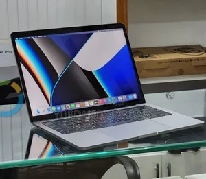 New Laptop Apple MacBook Pro 2019 16GB Intel Core i7 SSD 256GB