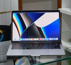 New Laptop Apple MacBook Pro 2019 16GB Intel Core i7 SSD 256GB