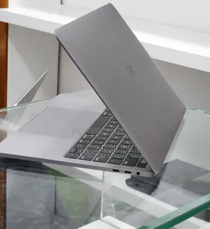 New Laptop Apple MacBook Pro 2019 16GB Intel Core i7 SSD 1T