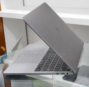 New Laptop Apple MacBook Pro 2019 16GB Intel Core i7 SSD 1T
