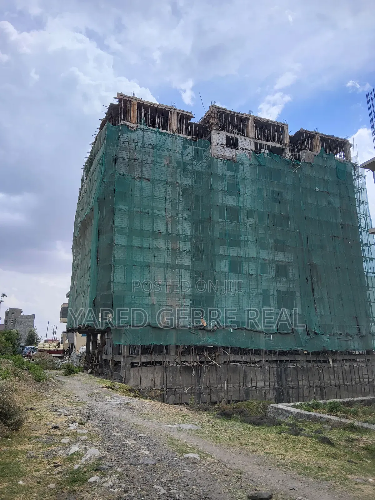 3bdrm Apartment in Yeka for sale