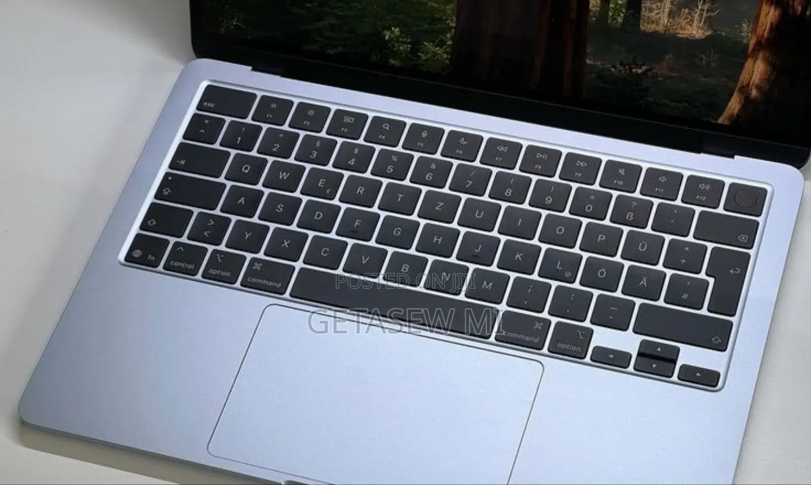New Laptop Apple MacBook Air 2025 M4 15-inch 16GB Apple M4 SSD 256GB