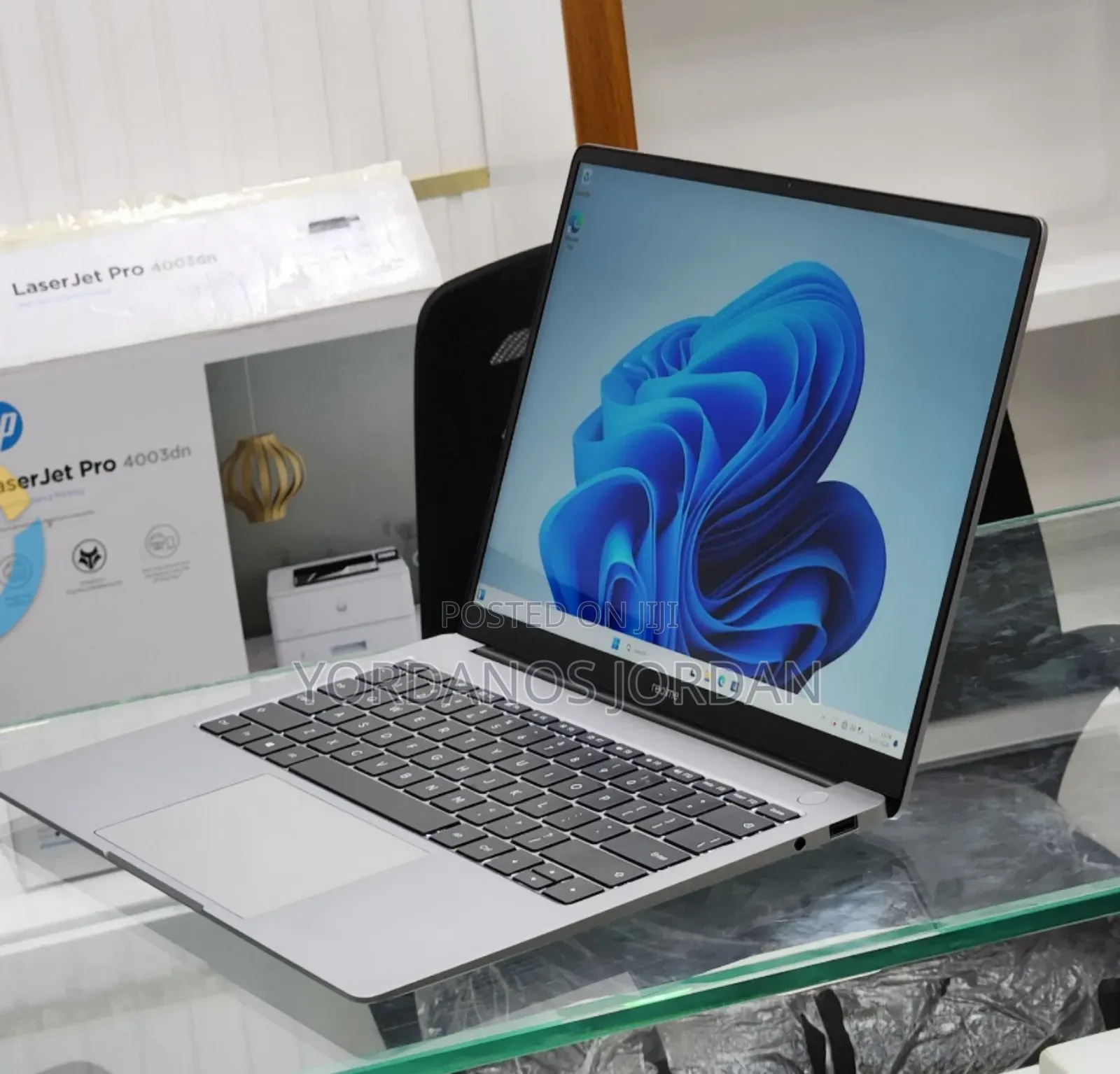 New Laptop 8GB Intel Core i5 SSD 512GB