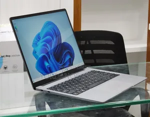 New Laptop 8GB Intel Core i5 SSD 512GB