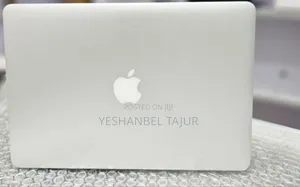 New Laptop Apple MacBook 2014 8GB Intel Core i7 SSD 512GB