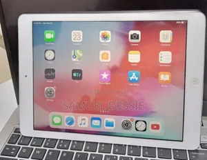 New Apple iPad Air 64 GB