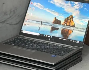New Laptop HP ZBook Firefly G8 16GB Intel Core i7 SSD 512GB