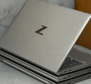 New Laptop HP ZBook Firefly G8 16GB Intel Core i7 SSD 512GB