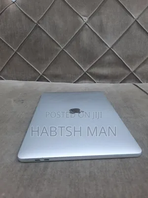 New Laptop Apple MacBook 2017 8GB Intel Core i5 SSD 256GB