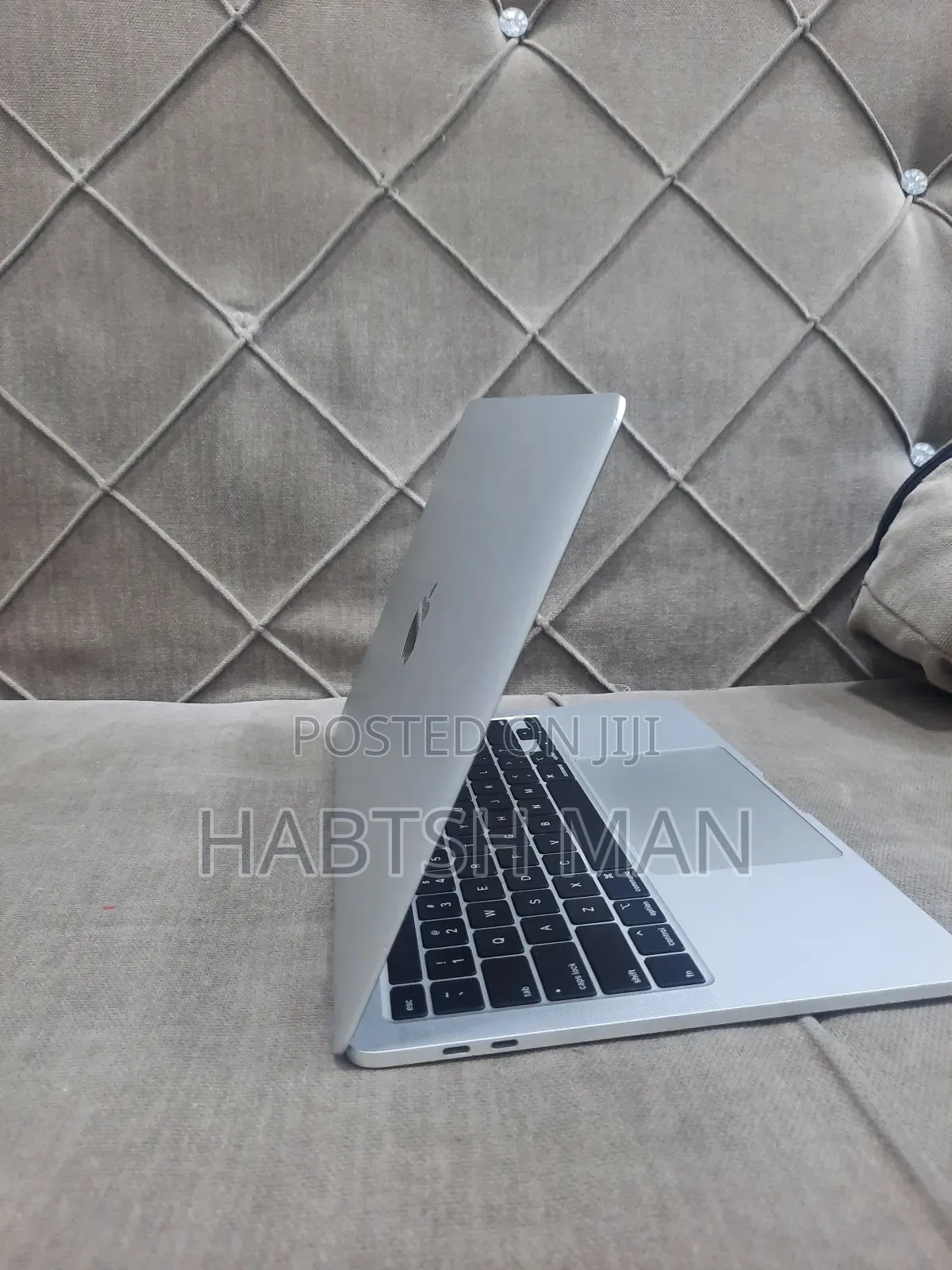 New Laptop Apple MacBook 2017 8GB Intel Core i5 SSD 256GB