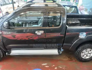 Toyota Hilux 2010 Black