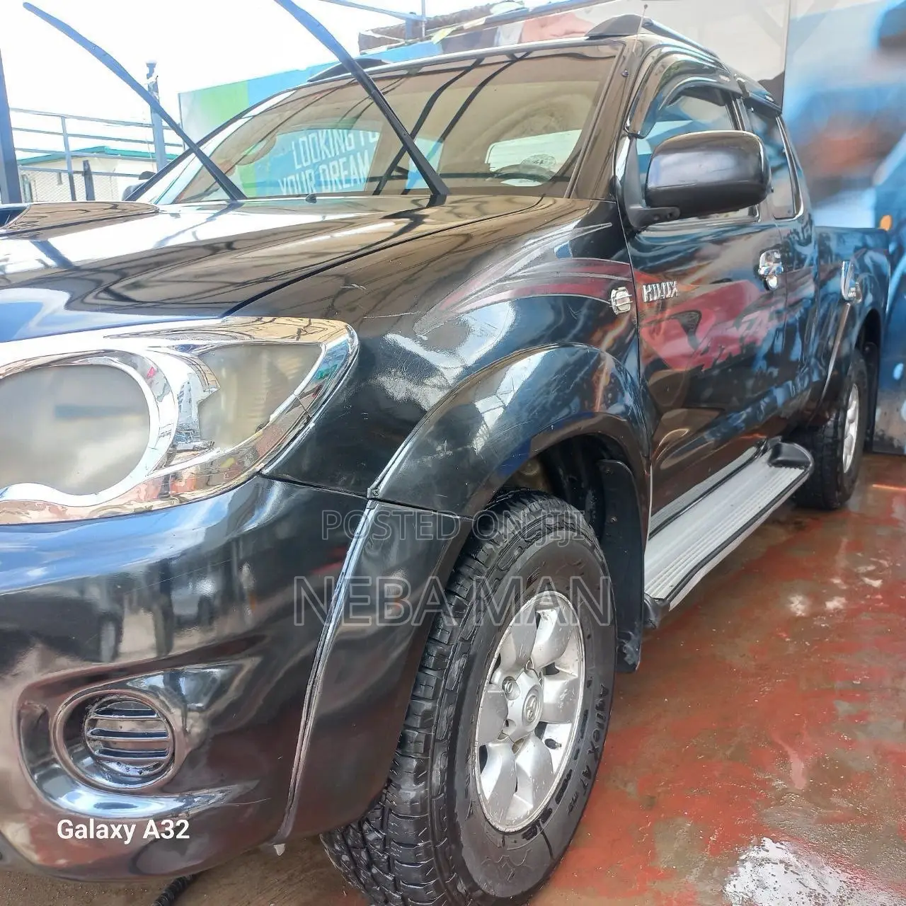 Toyota Hilux 2010 Black