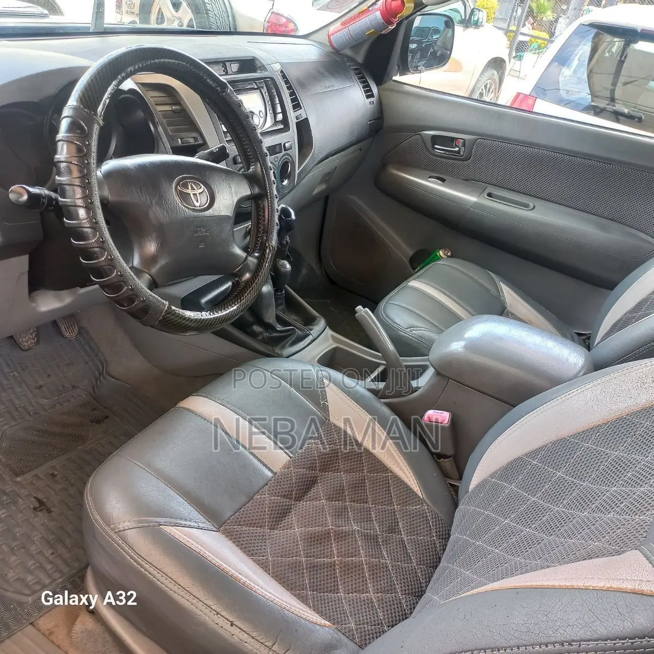 Toyota Hilux 2010 Black