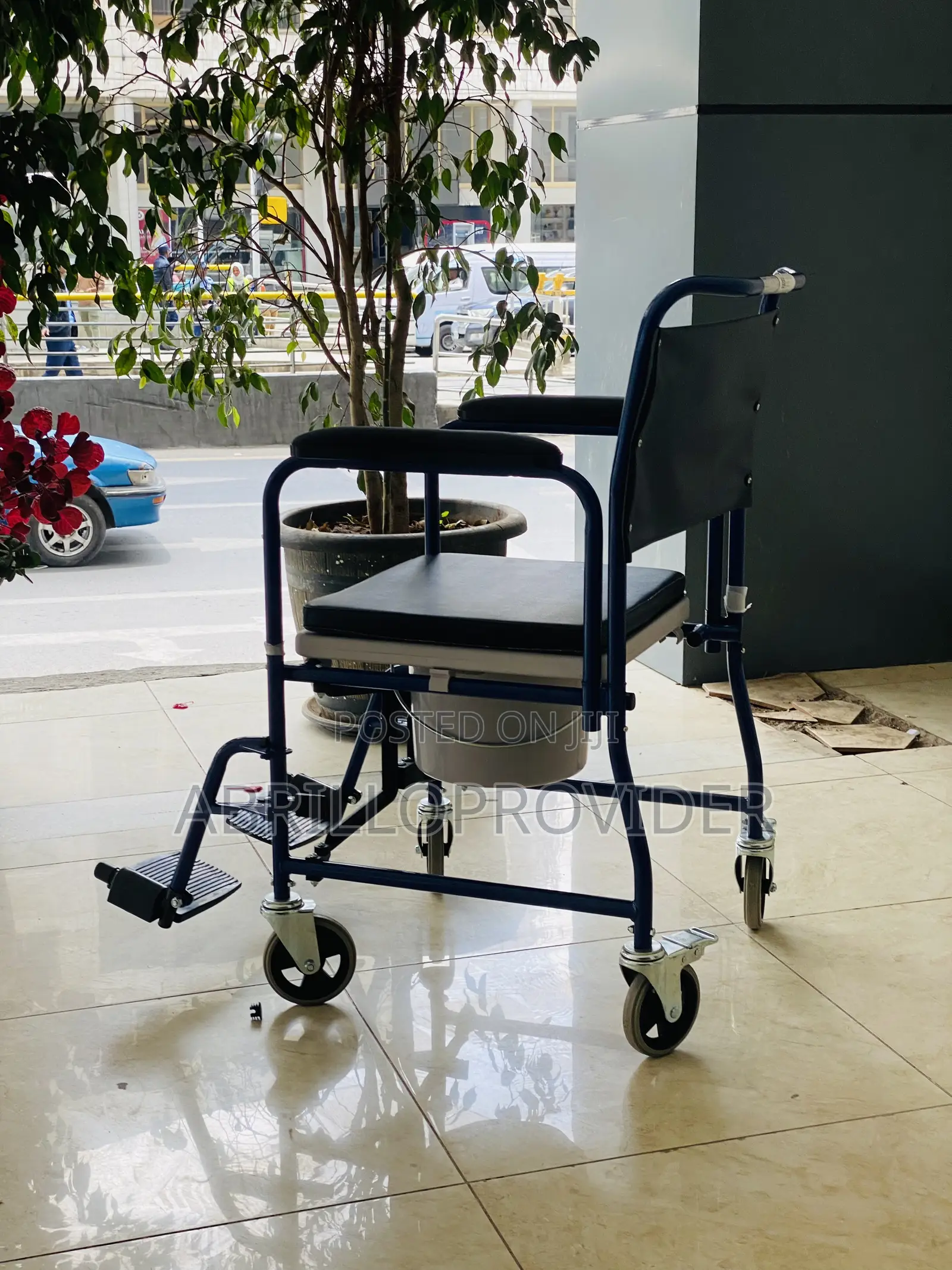 High Quality Professional Lightweight Steel Toilet Chair For Disabled