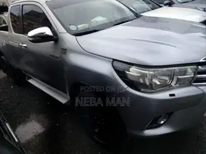 Toyota Hilux 2017 Silver