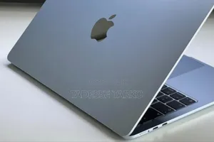 New Laptop Apple MacBook Air 2025 M4 13-inch 16GB Apple M4 SSD 256GB