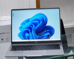 New Laptop 8GB Intel Core i5 SSD 512GB