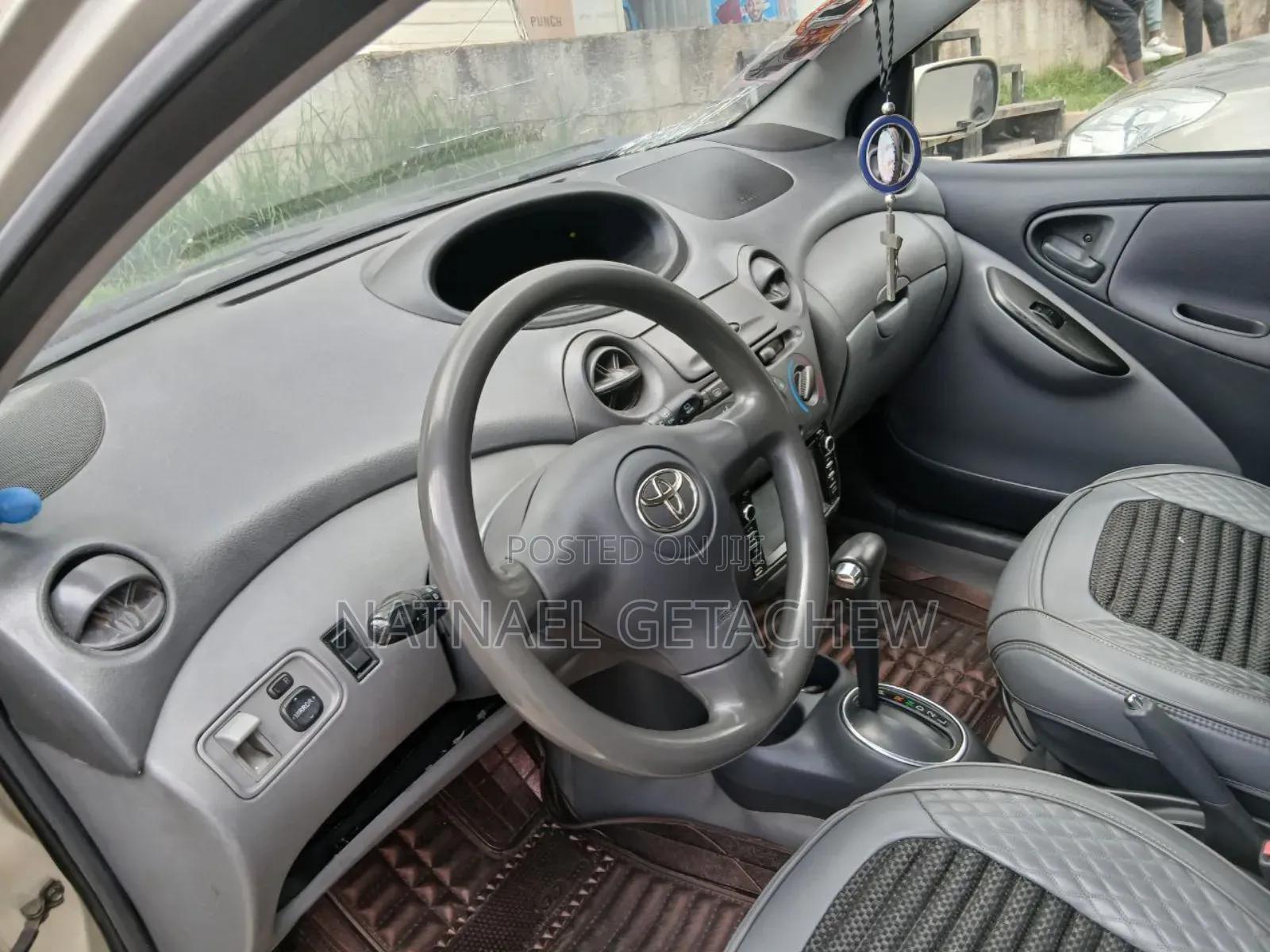 Toyota Vitz 2002 Gray