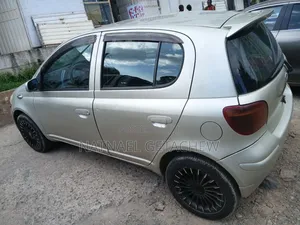 Toyota Vitz 2002 Gray