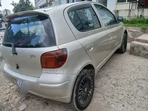 Toyota Vitz 2002 Gray