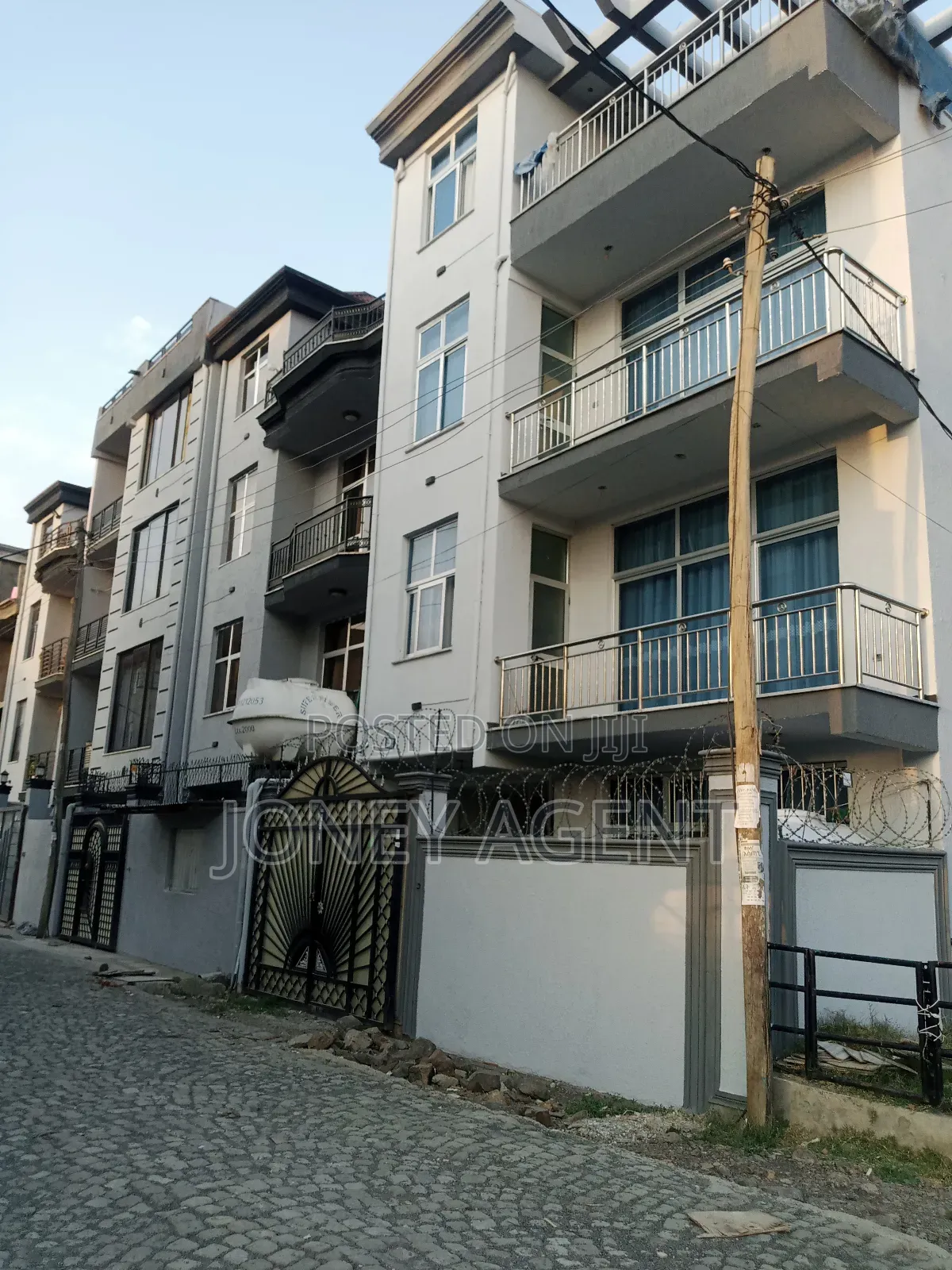 Furnished 8bdrm House in Akaky Kaliti for sale