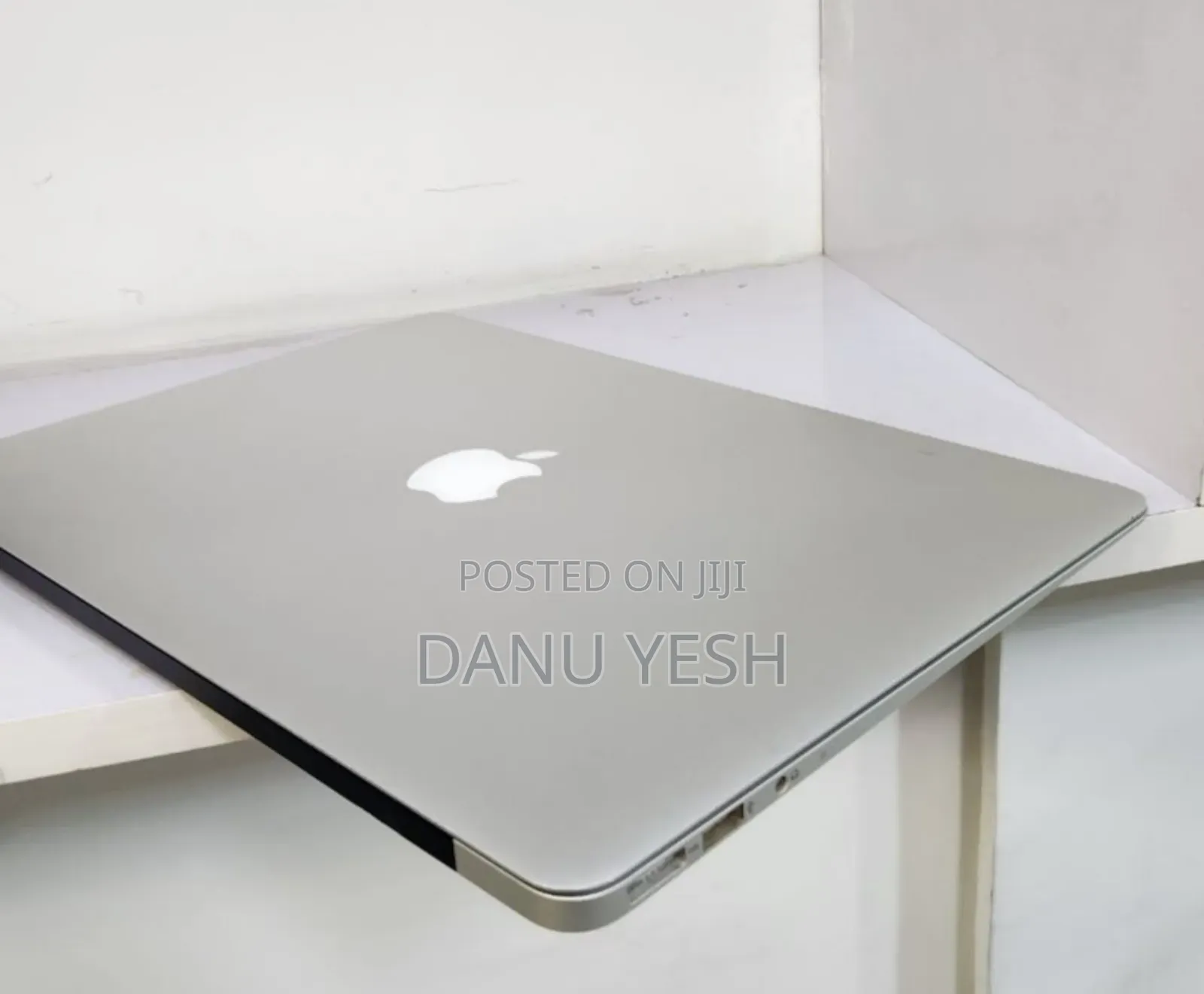 New Laptop Apple MacBook Air 2012 4GB Intel Core i5 SSD 128GB