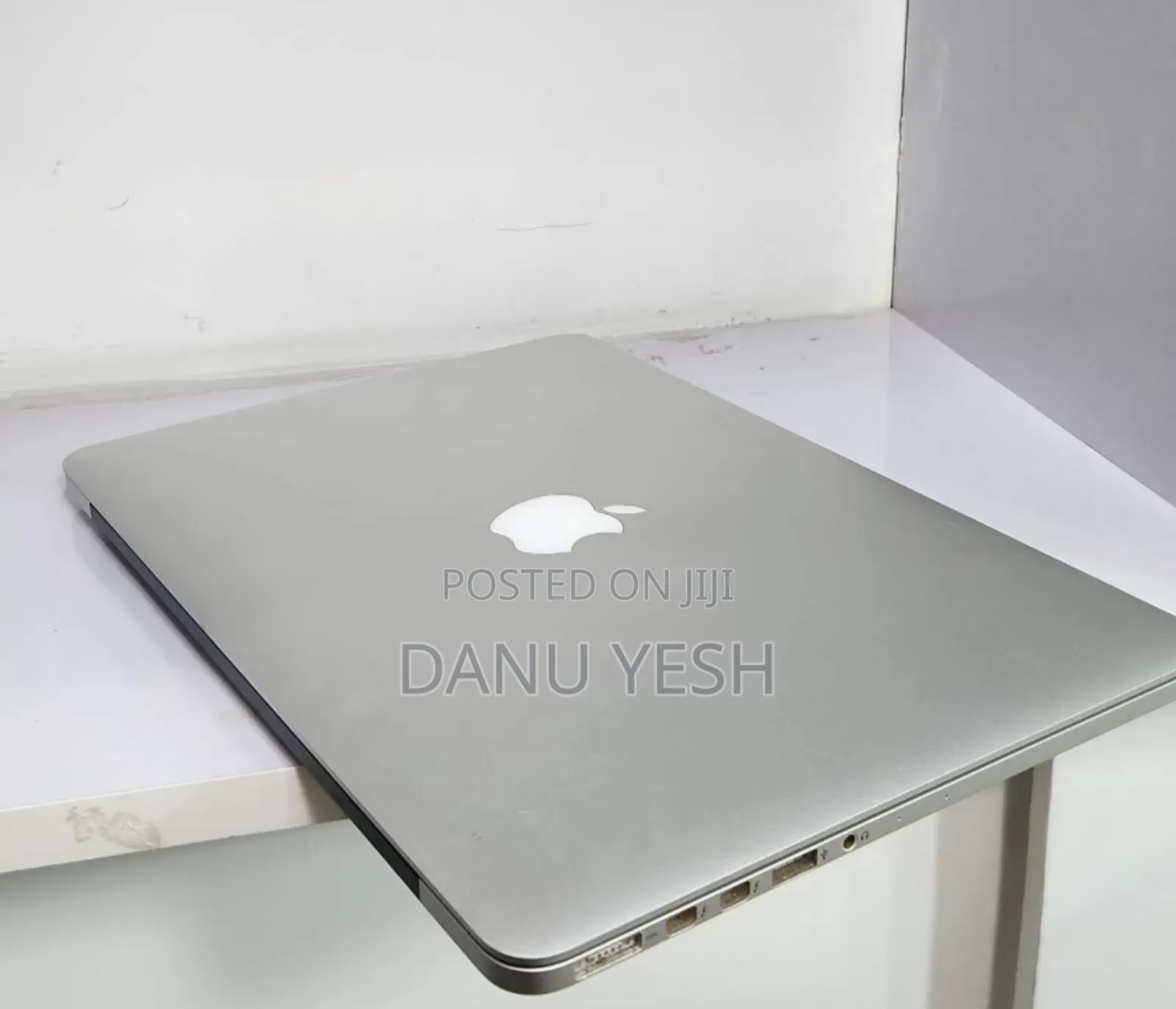New Laptop Apple MacBook Pro 2015 8GB Intel Core i5 SSD 128GB