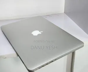 New Laptop Apple MacBook Pro 2015 8GB Intel Core i5 SSD 128GB