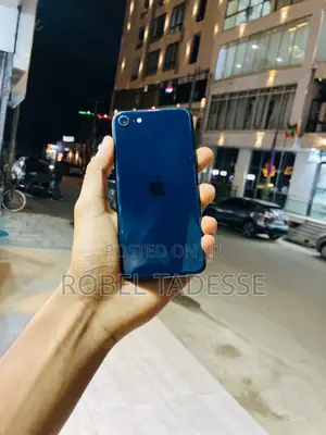 Apple iPhone SE (2022) 64 GB
