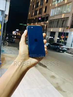 Apple iPhone SE (2022) 64 GB