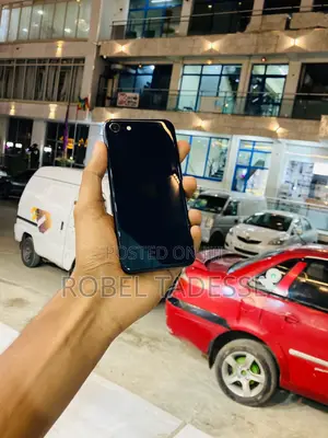 Apple iPhone SE (2022) 64 GB