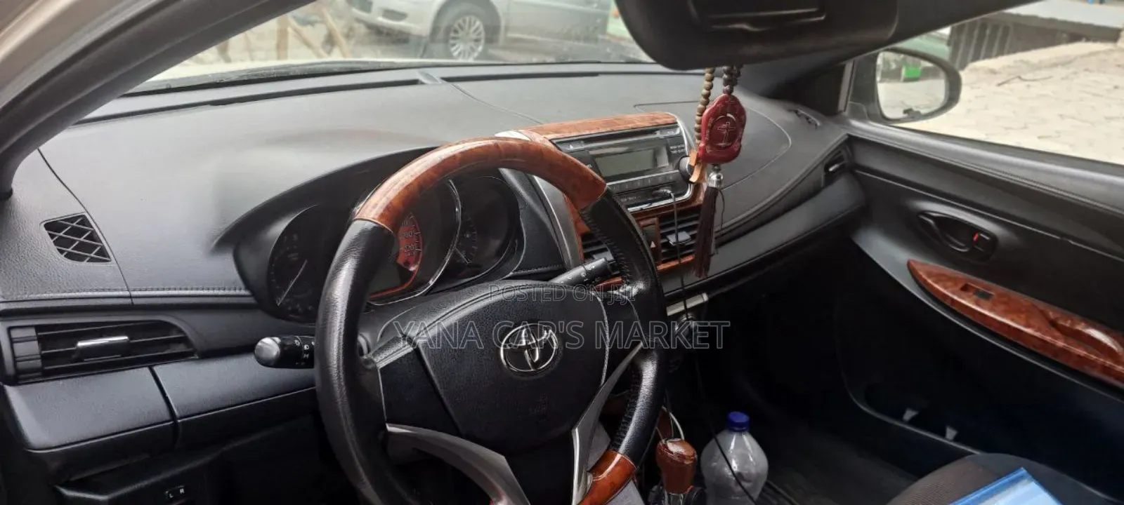 Toyota Yaris 2015 White