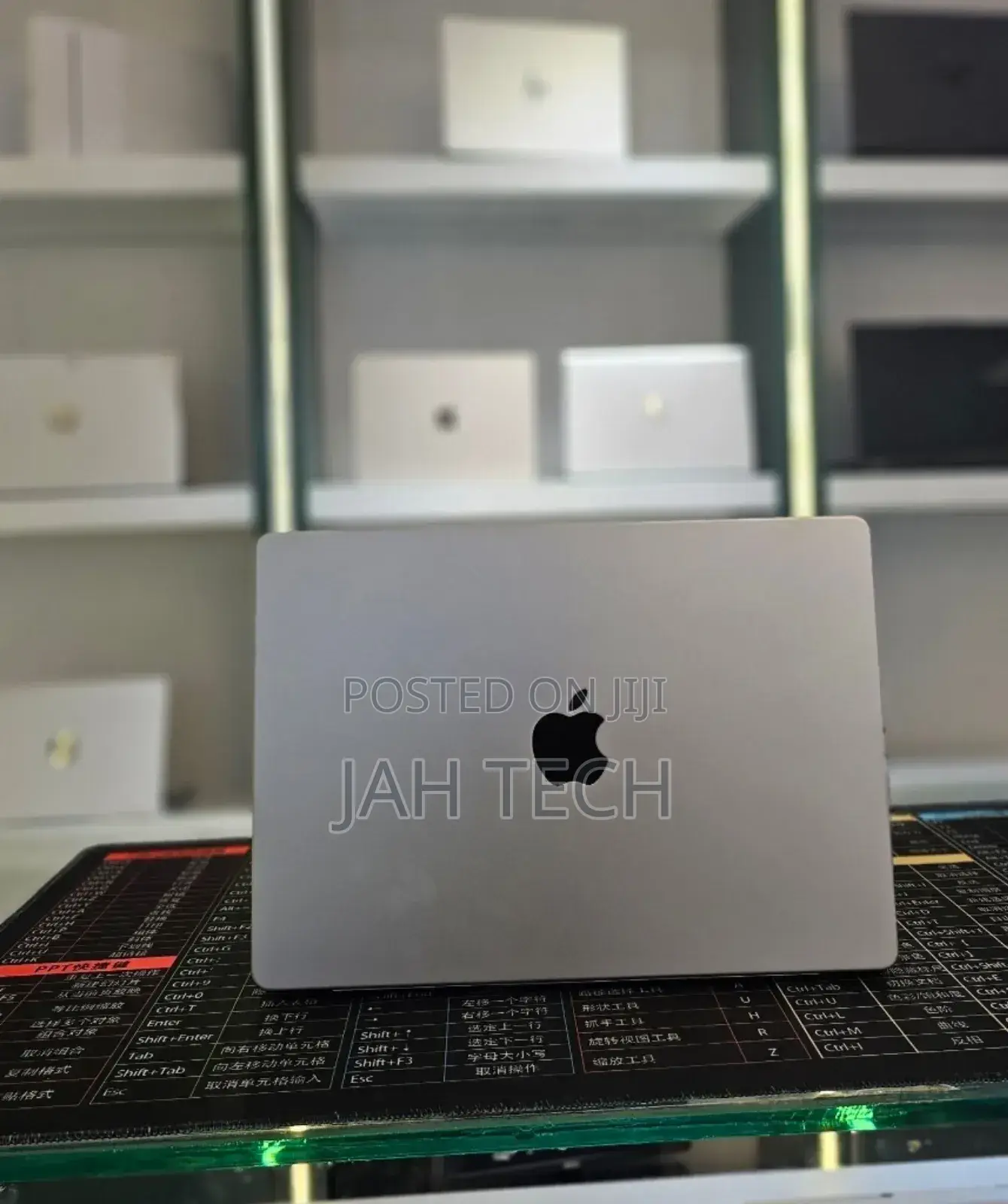 New Laptop Apple Macbook Pro 2025 M5 14-inch 16GB Apple M5 SSD 512GB