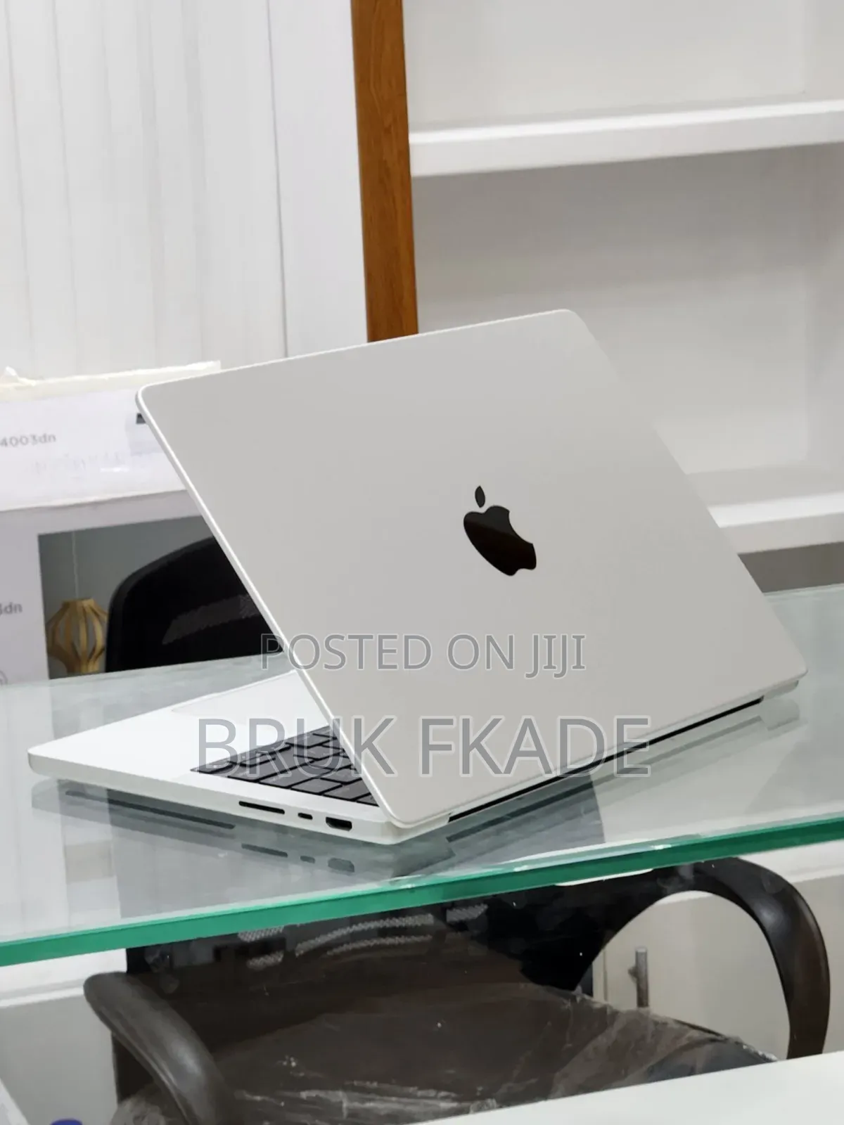 New Laptop Apple MacBook Pro M1 16GB Apple M1 Pro SSD 512GB