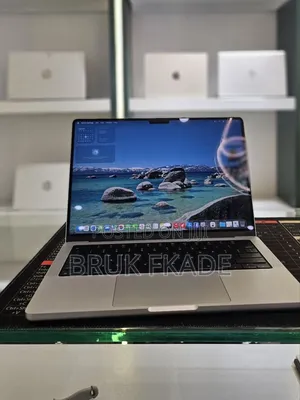 New Laptop Apple Macbook Pro 2025 M5 14-inch 16GB Apple M5 SSD 512GB