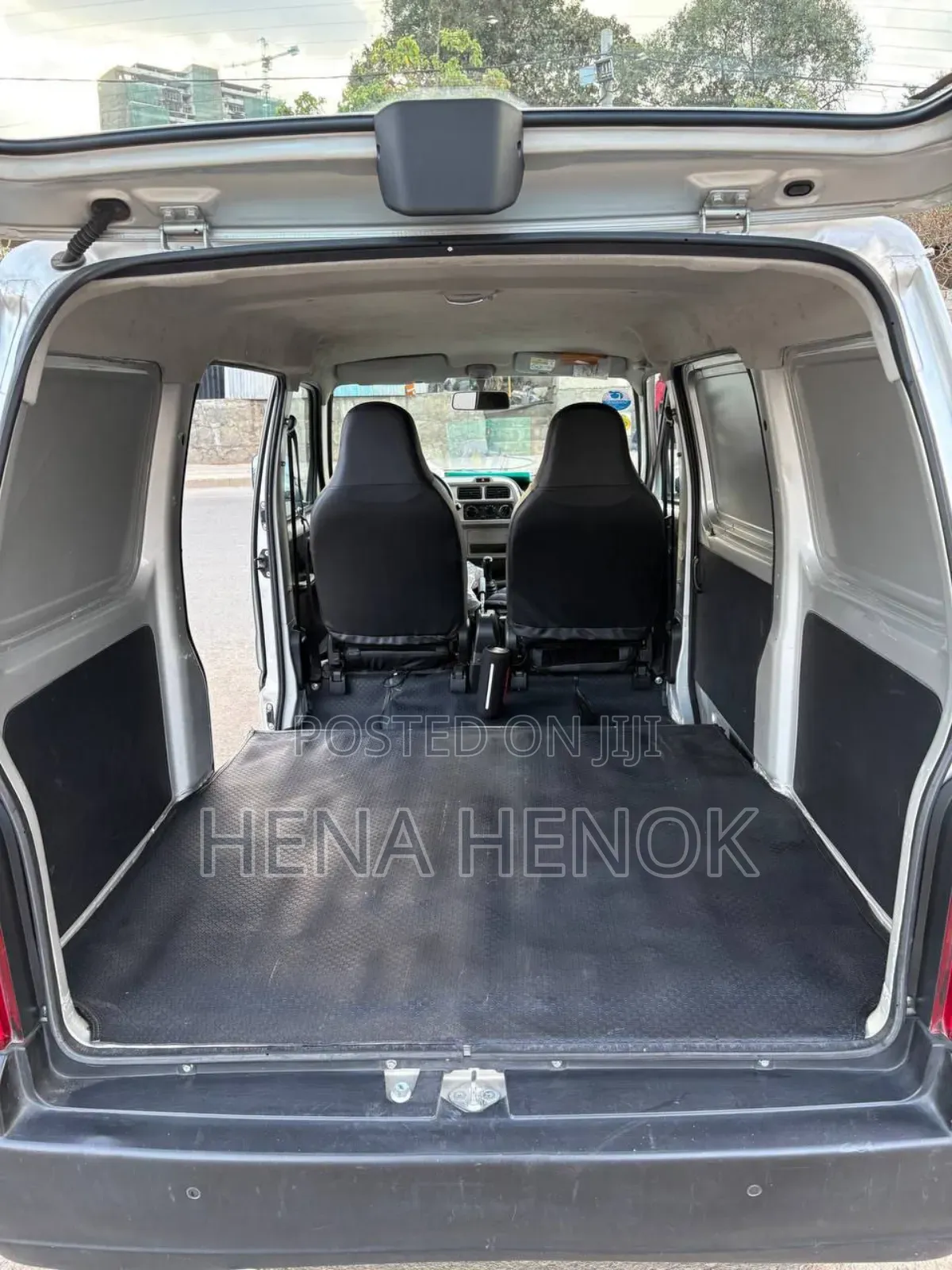 Suzuki APV Pan Vanel 2024 Silver