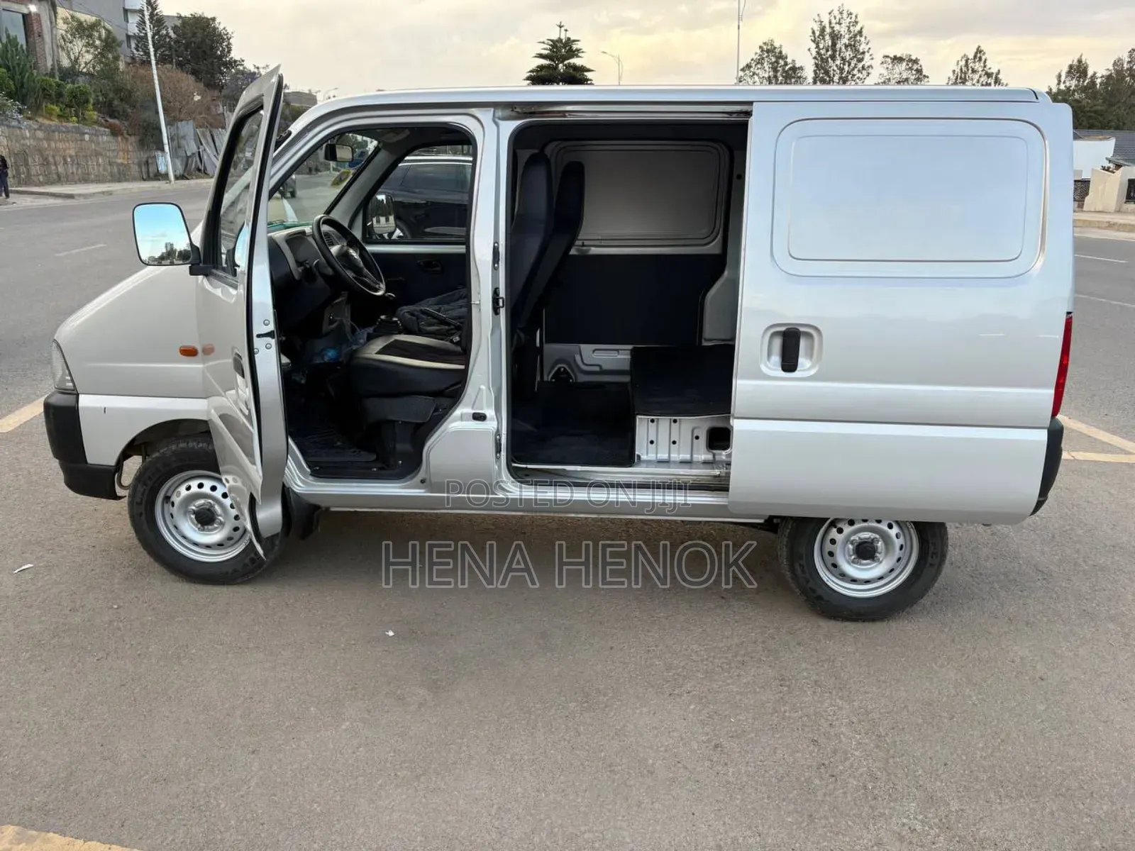 Suzuki APV Pan Vanel 2024 Silver