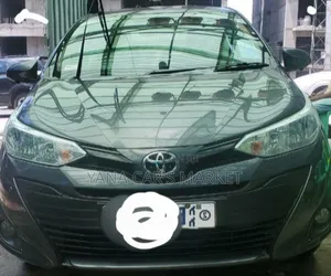 Toyota Yaris 1.5 Sedan L 2020