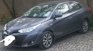 Toyota Yaris 1.5 Sedan L 2020