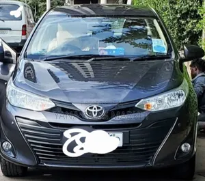 Toyota Yaris 1.5 Sedan L 2020
