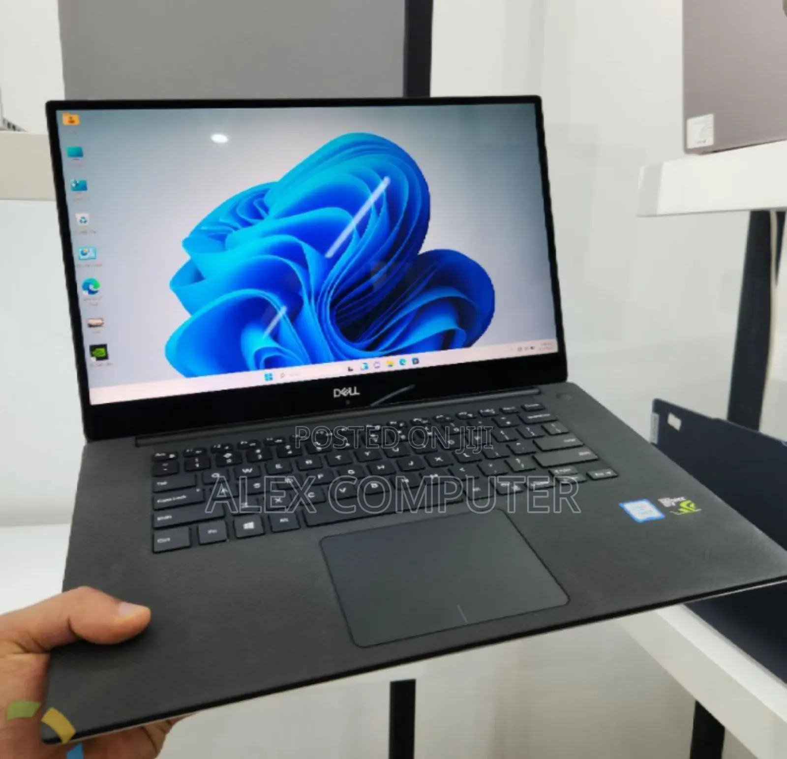 New Laptop Dell XPS 15 16GB Intel Core i7 SSD 512GB