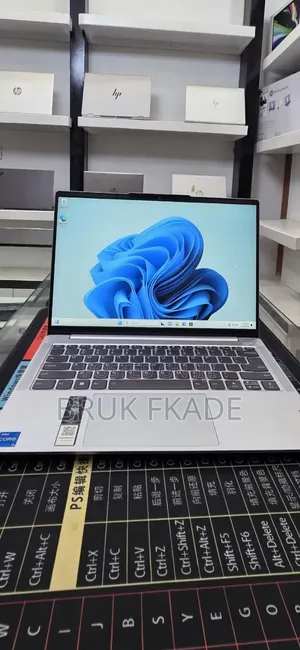 New Laptop Lenovo Ideapad 3 16GB Intel Core i5 SSD 512GB