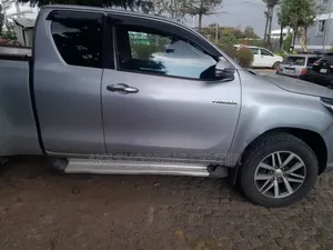 Toyota Hilux 2019 Gray
