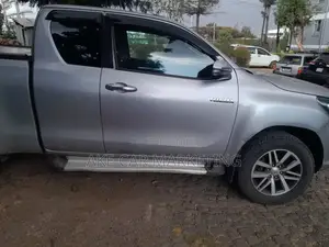 Toyota Hilux 2019 Gray