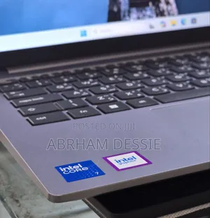 New Laptop Lenovo 16GB Intel Core 7 SSD 512GB