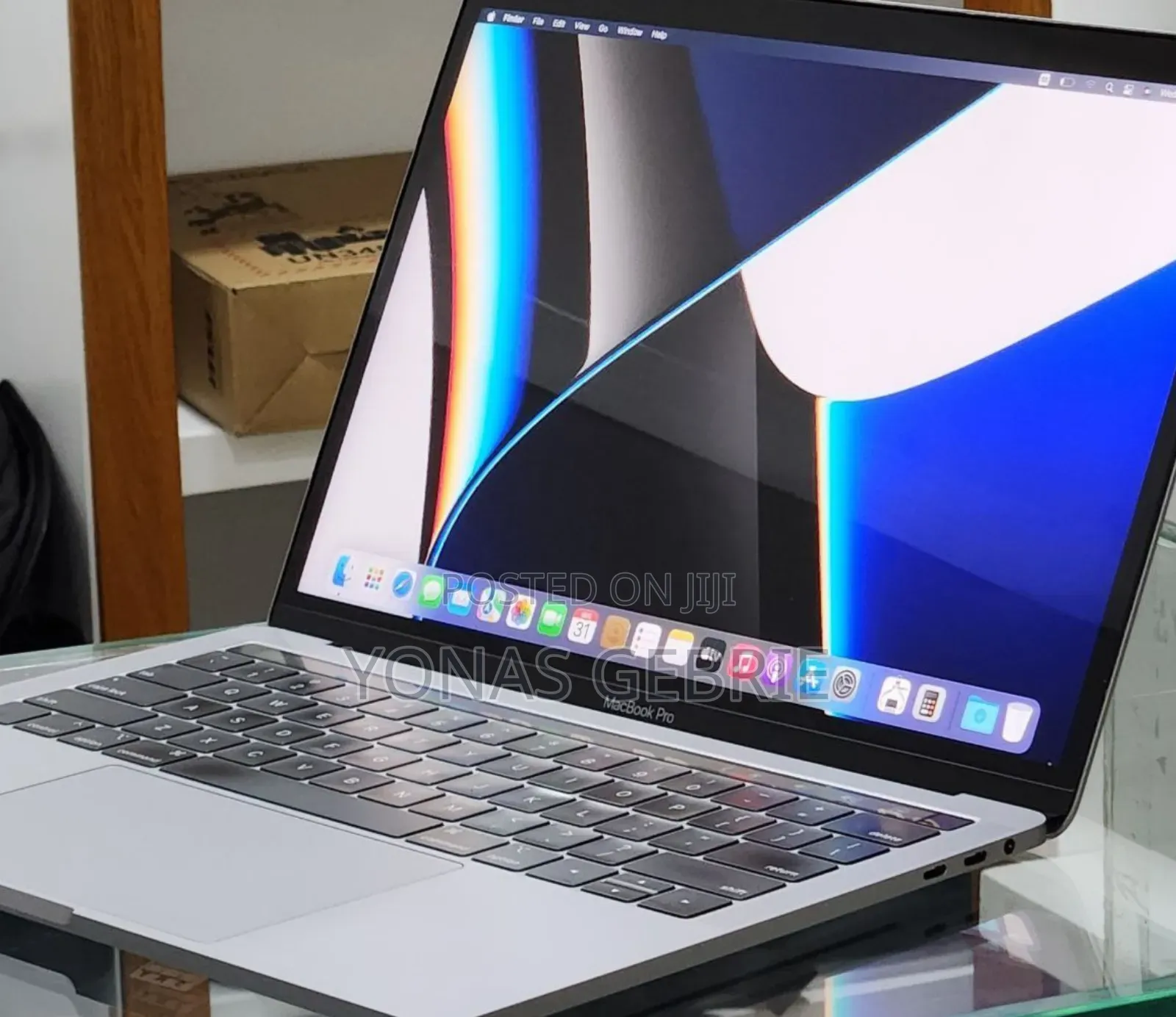 New Laptop Apple MacBook Pro 2019 16GB Intel Core i7 SSD 256GB