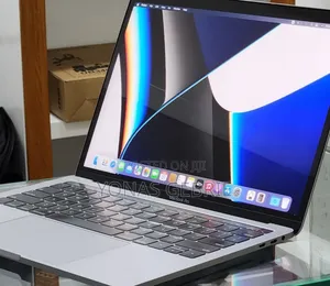 New Laptop Apple MacBook Pro 2019 16GB Intel Core i7 SSD 256GB